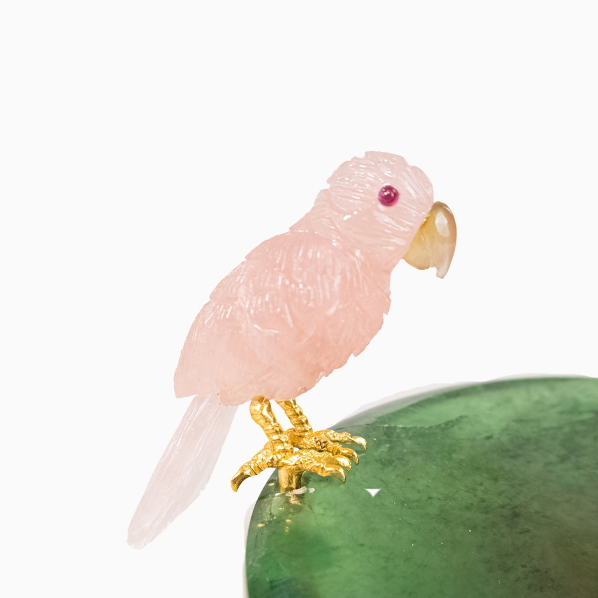 Papagaio | Esculpido em Quartzo Rosa pousando no Bowl em Fluorita Verde