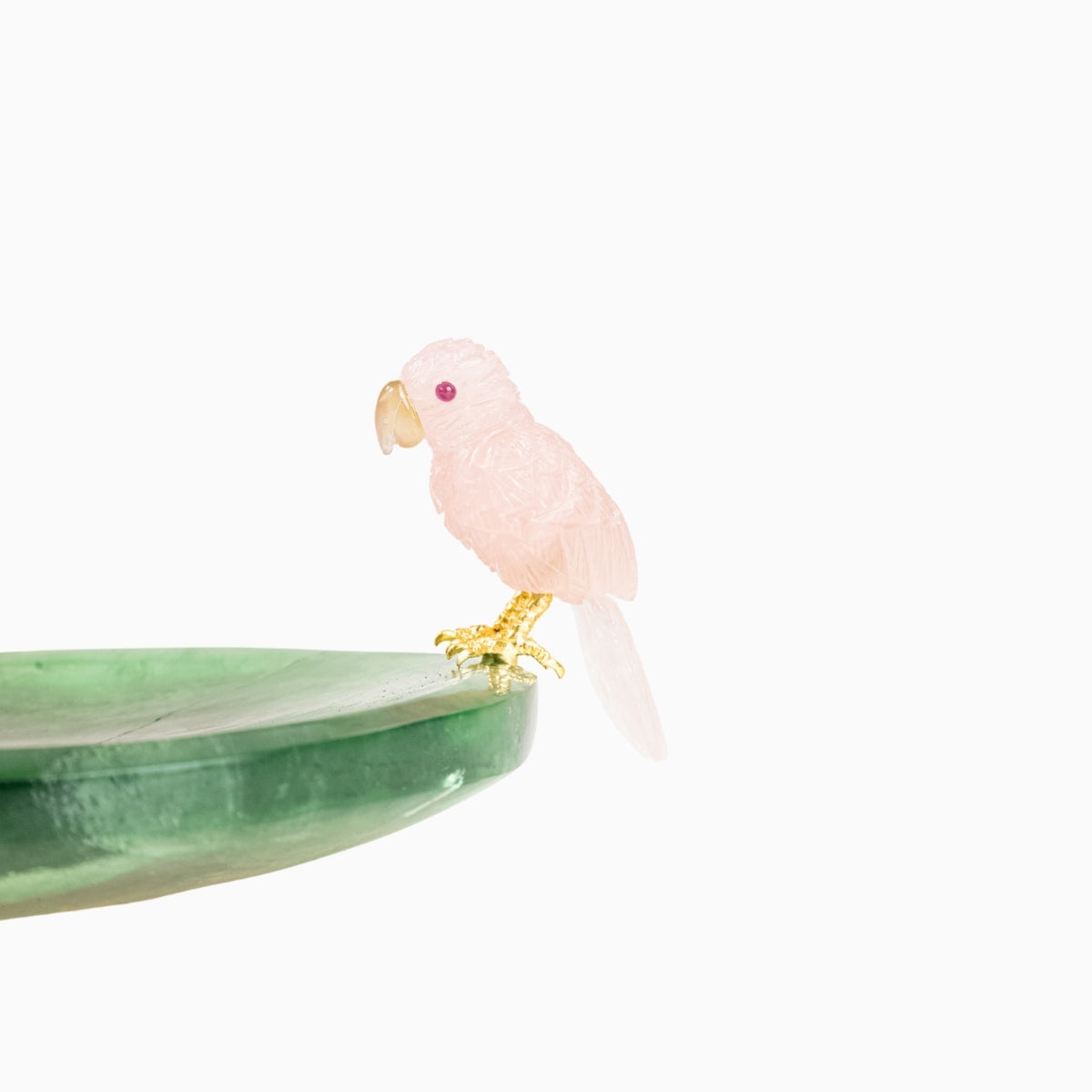 Papagaio | Esculpido em Quartzo Rosa pousando no Bowl em Fluorita Verde