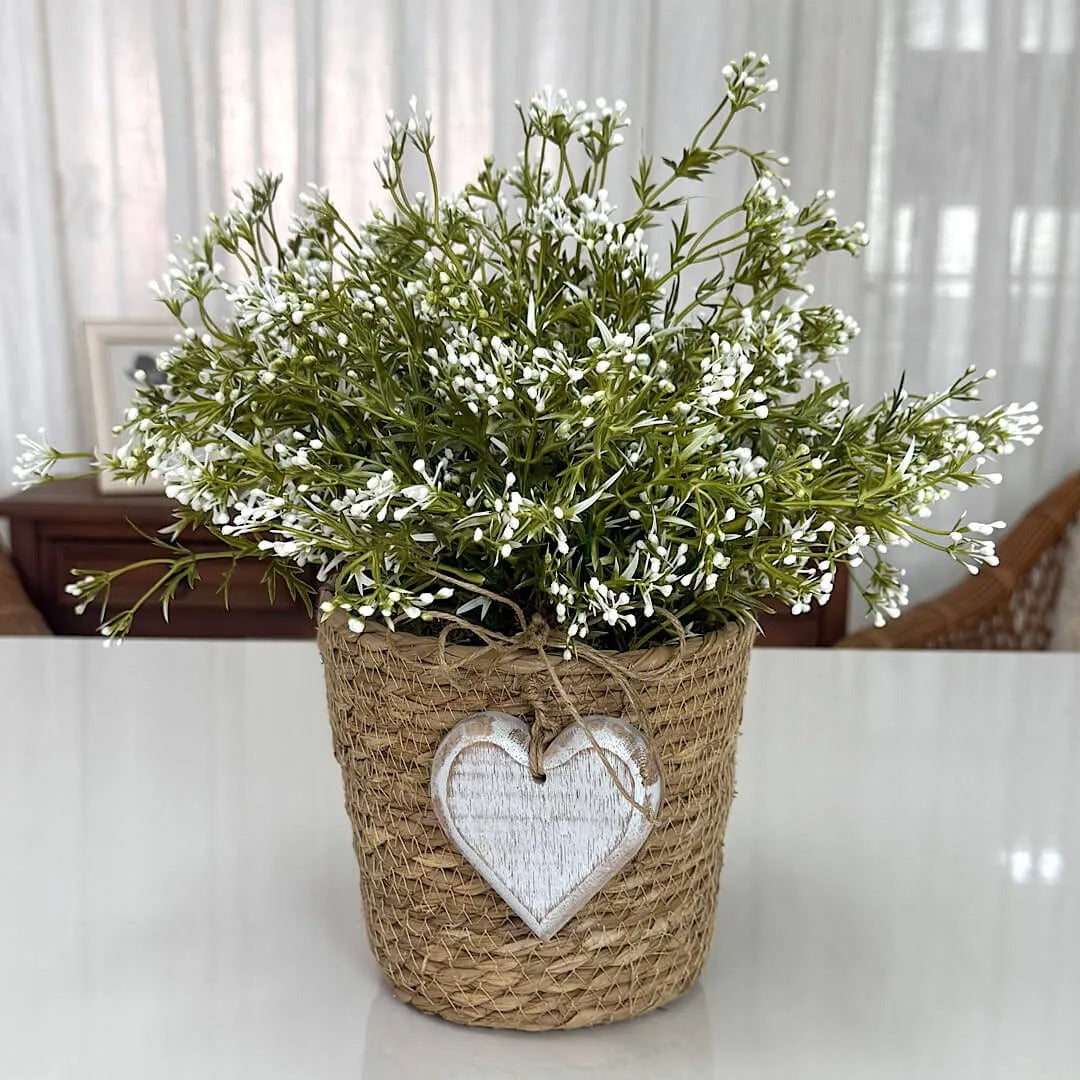 Mosquitinhos Brancos com Coração e Cesto em Vime Natural | Centro de Mesa
