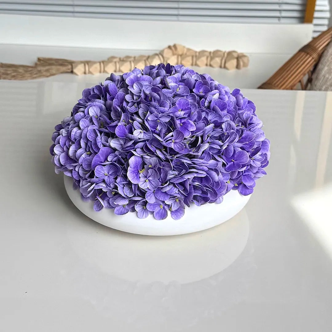Hortênsias Aline com Vaso Liso em Cerâmica | Centro de Mesa